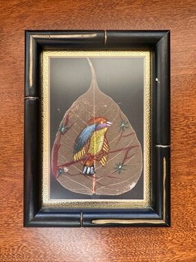 ⭐️ Vintage Framed Leaf Art with Colorful Bird Painting